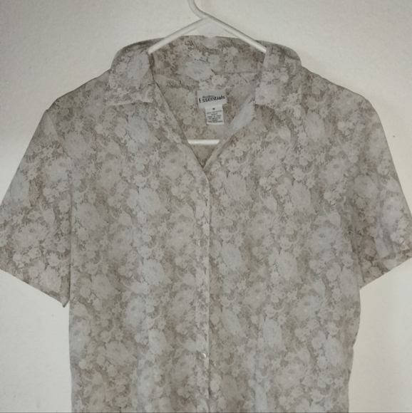 Vintage Modern Essentials Shirt - Picture 2 of 3